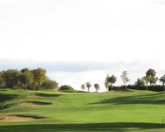 7 noches con desayuno en Riviera Golf Resort incluido 3 Green Fees por persona en Riviera Golf Club