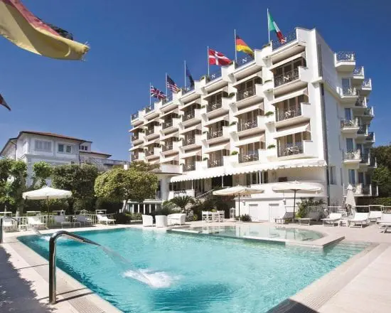 3 Nächte im Hotel Il Negresco und 1 Greenfee je Person (Golf Club Forte dei Marmi)