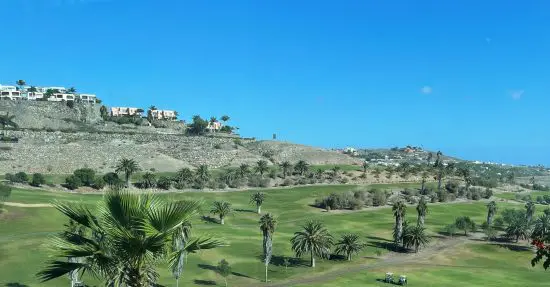 7 nights with breakfast at Hotel LIVVO Los Calderones and 3 green fees per person ( GC Maspalomas, Meloneras and Salobre) with Canarian Wine Experience