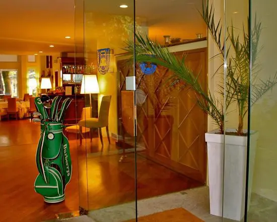 11 Nuits au Golf Hotel La Pinetina avec petit déjeuner et 7 green-fees par personne (GC La Pinetina, Varese, Villa d Este, Le Robinie, Barlassina, Carimate et Monticello)