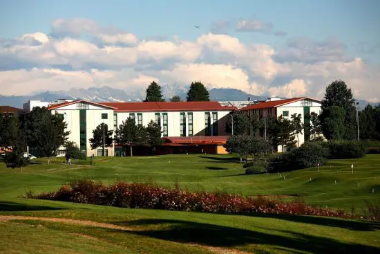 3 nights with breakfast at Le Robinie Golf & Resort including 1 Green Fee per person (Golf Club Robinie)