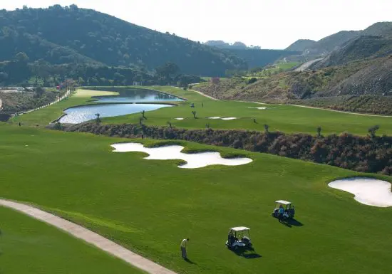 7 Übernachtungen mit Frühstück im Hotel Kempinski Bahia, inklusive 3 Greenfees pro Person (1x Valle Romano, 1x El Paraiso, 1xAlferini)