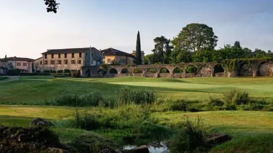 Hôtel Golf Château de la Bégude, The Originals Collection