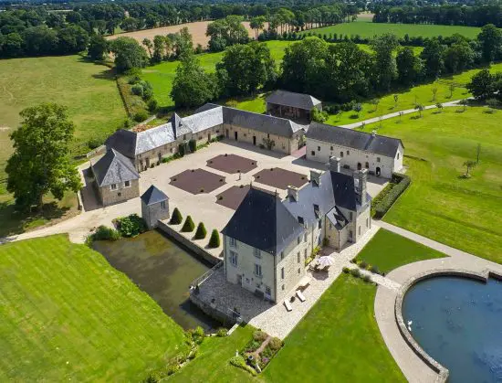 3 nights at the Manoir de Cléronde with breakfast and 2 Green Fees per person (2x Golf Omaha Beach)