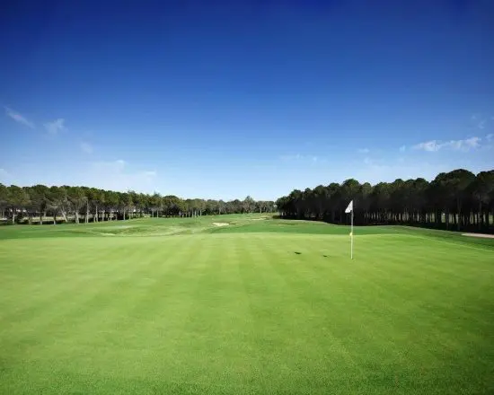 7 Übernachtungen im Maxx Royal Hotel all inclusive mit 4 Green fees pro Person (GC 3 auf Montgomerie und 1 auf Kaya)