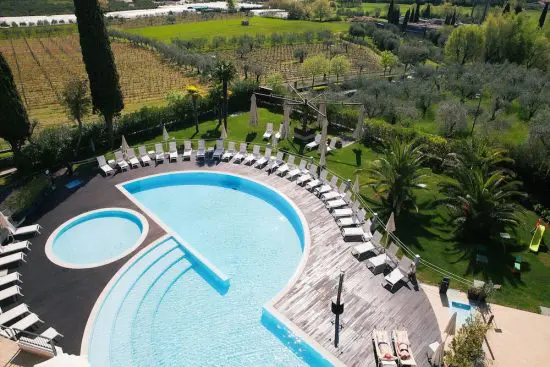 3 nuits avec petit-déjeuner inclus à l'hôtel Villa Luisa Resort 6 Spa incluant 1 Green Fee par personne (Gardagolf Country Club)