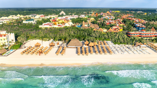 9 nights in Junior Suite with All Inclusive at Iberostar Selection Paraíso Maya Suites including 3 Green Fees at the Iberostar Playa Paraiso Golf Club
