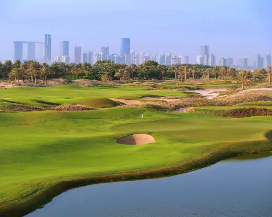 6 noches en régimen de media pensión en el St. Regis Saadiyat Island Resort Abu Dhabi, incluyendo 3 Green Fees por persona (2x Saadiyat Beach Golf Club & 1x Abu Dhabi Golf Club) 6 noches en régimen de media pensión en el St. Regis Saadiyat Island Resort Abu Dhabi, incluyendo 3 Green Fees por persona (2x Saadiyat Beach Golf Club & 1x Abu Dhabi Golf Club)