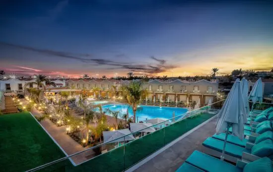 7 nights with breakfast at Hotel LIVVO Los Calderones and 3 green fees per person ( GC Maspalomas, Meloneras and Salobre) with Canarian Wine Experience