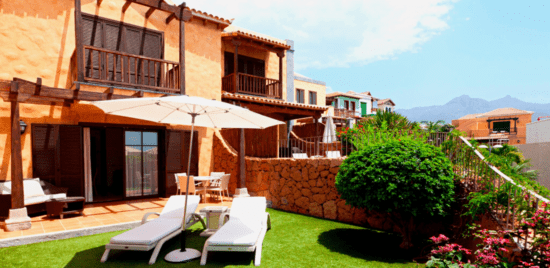 6 Übernachtungen mit Frühstück im Hotel Suite Villa Maria inklusive 3 Green Fees pro Person in Costa Adeje Golf (x2) und Abama Golf