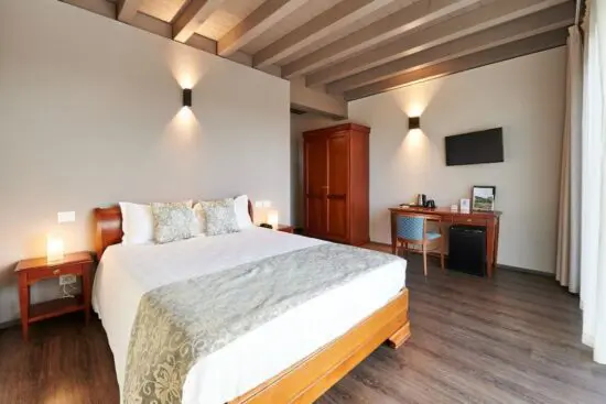 5 nights with breakfast included at Agriturismo La Razza and 2 Green Fees at Matilde Golf and San Valentino Golf Club