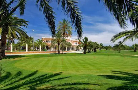5 nights with breakfast included at Oliva Nova Beach & Golf Resort and 4 Green Fees per person (Oliva Nova Golf)