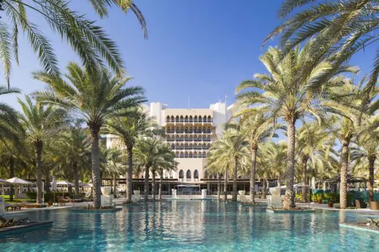 7 Übernachtungen mit Frühstück im Al Bustan Palace und 4 Greenfees pro Person (2x Al Mouj GC, Ghala CG & La Vie Club)