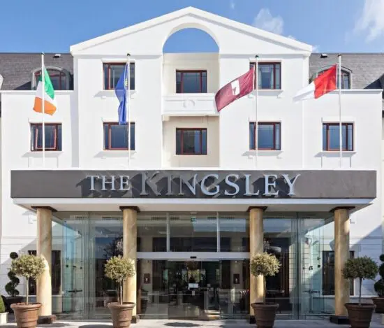 3 nights with breakfast at The Kingsley incl. 1 green fee per person (Fota Island Golf Club Cork)