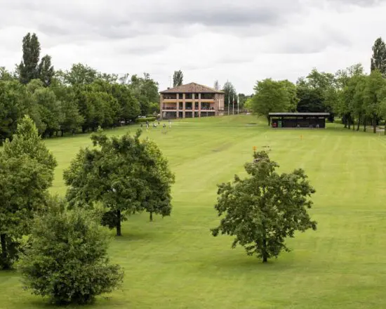 5 noches con desayuno en Anusca Palace Hotel incluidos 2 Green fees por persona (Golf Club Le Fonti y Argenta Golf Club)