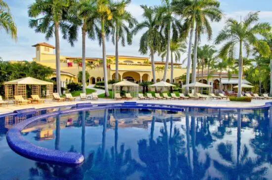 3 nights all inclusive at Casa Velas - Adults only and one green fee per person (Vista Vallarta Club de Golf - Jack Nicklaus Signature Course).