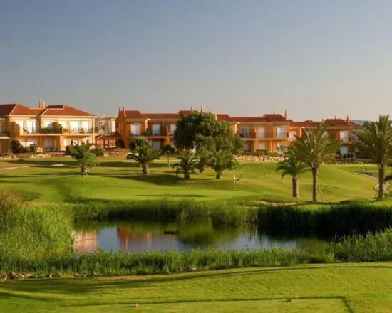 7 nuits avec petit-déjeuner à l'hôtel Rochavau avec voiture de location et 3 green fees