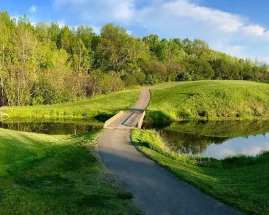7 nights with breakfast at the Best Western Plus Palais Des Congres including 3 green fees per person (2x UGOLF Evreux and 1x Golf PGA France du Vaudreuil).