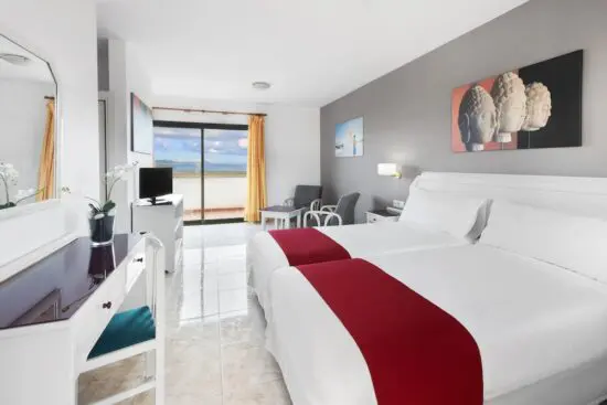 7 Übernachtungen mit Frühstück im Elba Lucía Sport & Suite Hotel inklusive 3 Greenfees pro Person(1x Las Playitas Golf und 2x Fuerteventura Golf Club).
