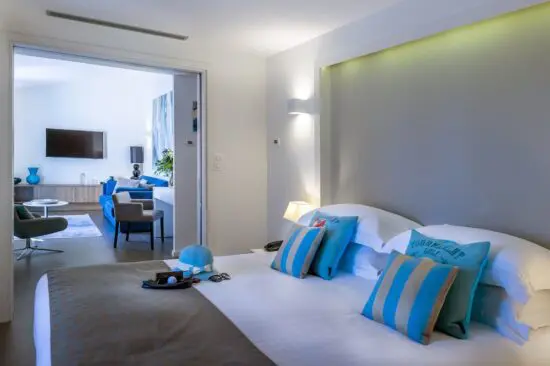 3 nights with breakfast at Hôtel Golf Château de la Bégude including one green fee per person (Golf de la Grande Bastide).