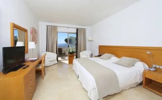 5 nights with breakfast at Hotel Bendinat including two green fees per person (Real Golf De Bendinat and Golf Son Muntaner).