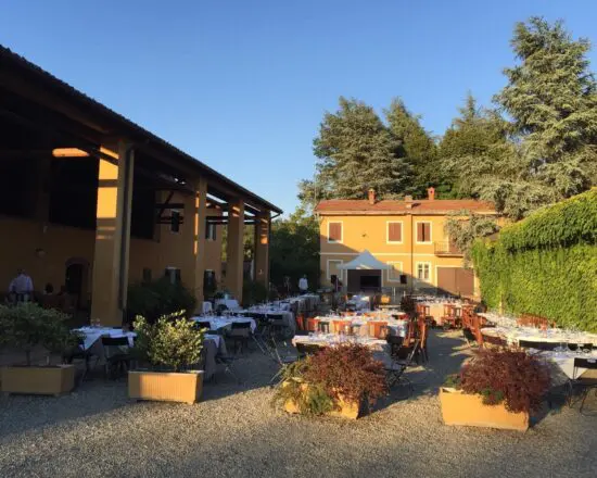 7 Nächte in der Foresteria del GC Colline del Gavi mit Frühstück, 3 GF je Person (GC Villa Carolina und 2x GC Colline del Gavi), eine Führung durch eine örtliche Schokoladenwerkstatt