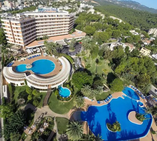 7 notti con mezza pensione al GRPO Valparaiso Palace & Spa e 3 green fee a persona (GC Capdepera, Pula e Son Quint)