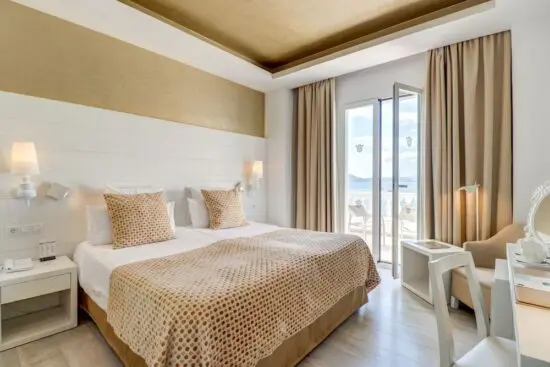 5 nuits avec petit-déjeuner à l'hôtel Illa D'Or incluant 2 green fees par personne (Club de Golf Alcanada et Capdepera Golf).