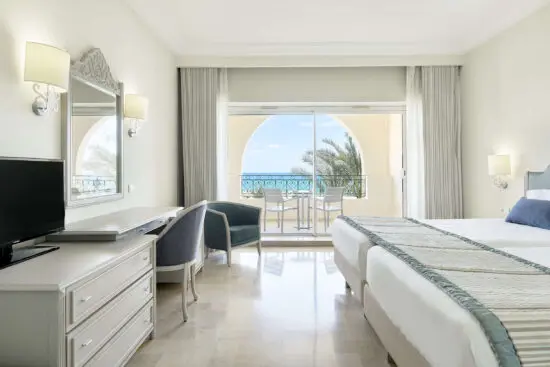 10 Übernachtungen im Iberostar Waves Averroes mit 4 Greenfees (3 x Citrus Golf Club, 1 x Yasmine Golf Course)