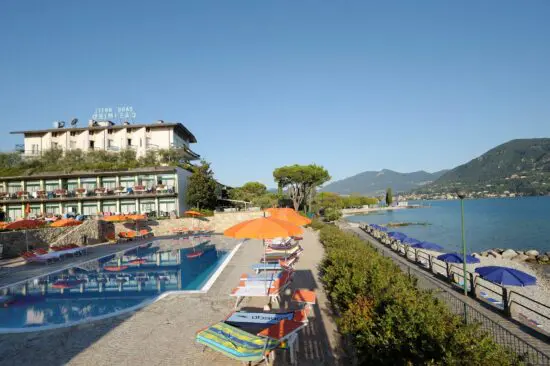 5 noches en el Park Hotel Casimiro Village con desayuno y 4 green fees