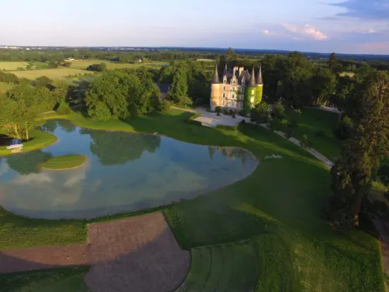 5 noches en Le Château D'Apigné con 2 green fees (Golf de la Freslonnière)