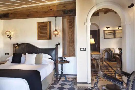 5 nights at U Capu Biancu with breakfast, 4 green fees