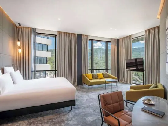 5 nuits avec repas au Pullman Tbilisi Axis Towers, y compris 2 Green fees par personne (Tbilisi Hills Golf Course)