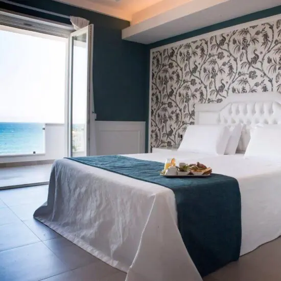 8 Übernachtungen im Bianco Riccio Suite Hotel mit Frühstück und 3 Green Fees (San Domenico Golf Club)