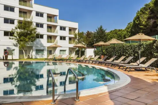 7 Nächte im The Patio Suite Hotel mit 3 Greenfees