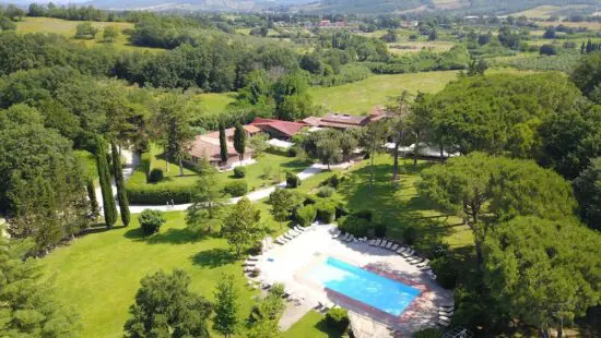 8 Nächte im Montebelli Agriturismo Country Hotel mit Frühstück und 3 Greenfees