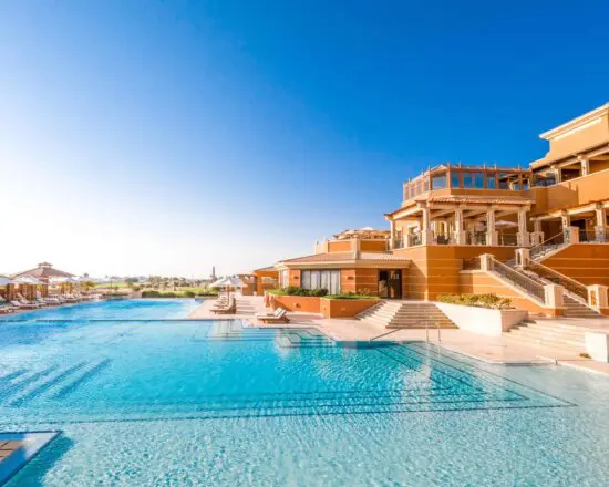 7 noches en The Cascades Golf Resort, con media pensión, 5 green fees y traslados al aeropuerto.