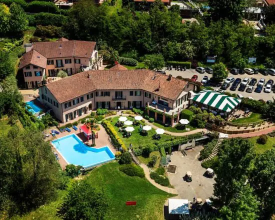 3 notti con prima colazione al Hostellerie du Golfe 1 green fee a persona (Ciliegi Golf Club) 3 notti con prima colazione al Hostellerie du Golfe 1 green fee a persona (Ciliegi Golf Club)