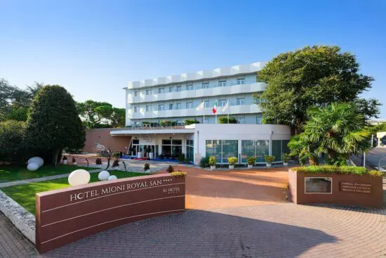 3 Nächte im Hotel Mioni Royal San und 1 Greenfee je Person (Golf Club Padova) 3 Nächte im Hotel Mioni Royal San und 1 Greenfee je Person (Golf Club Padova)