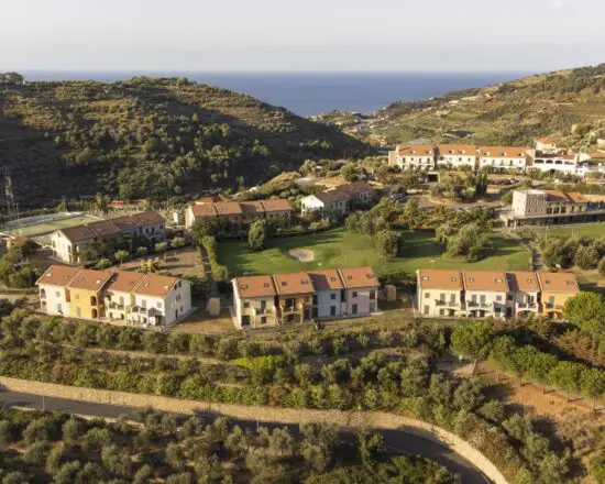 4 Übernachtungen im Castellaro Golf Resort mit unbegrenztem Golfspiel