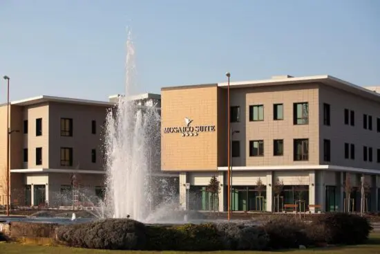 5 notti all'Hotel Mosaico Suite con colazione e 4 green fee