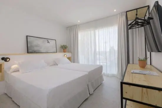 7 Nächte im Hotel Ayron Park mit Frühstück, 3 Greenfees