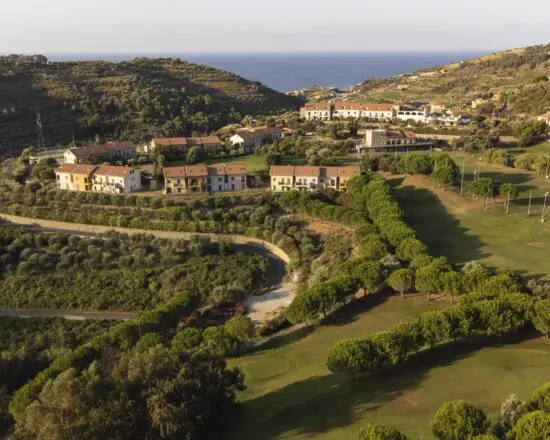 7 Übernachtungen im Castellaro Golf Resort mit Frühstück und 3 Greenfees