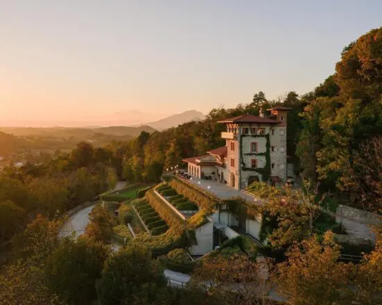 4 Übernachtungen im Tenuta de l'Annunziata Natural Relais mit Frühstück und 2 Greenfees