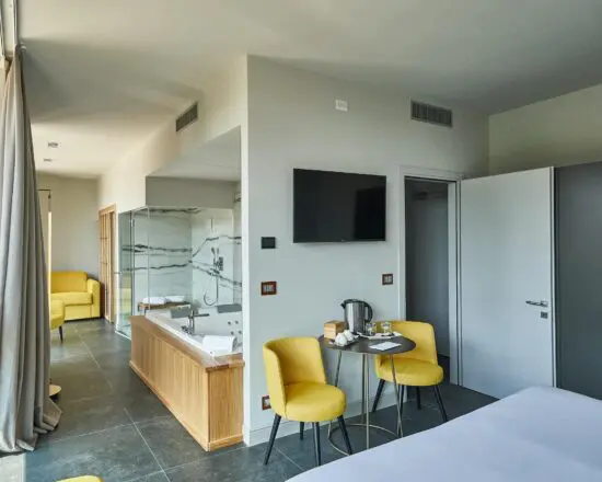 4 Übernachtungen im Cascina Era Relais mit Frühstück und 2 Greenfees