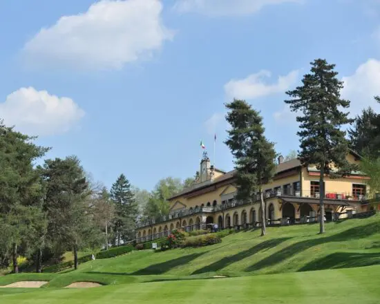 4 Übernachtungen in der Lodge Golf Villa D’Este mit Frühstück und 2 Greenfees