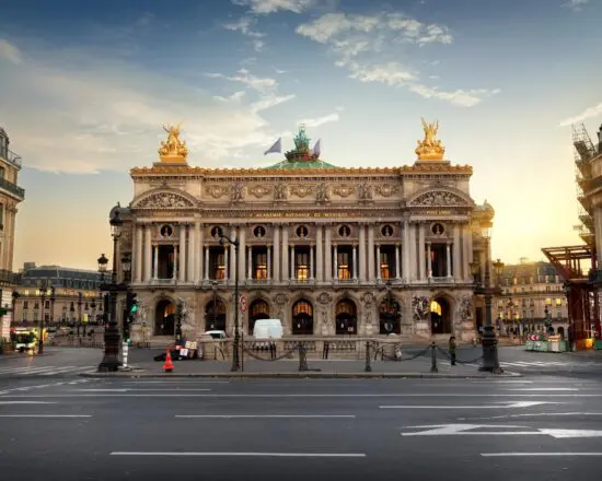 (9.) Photo of Paris