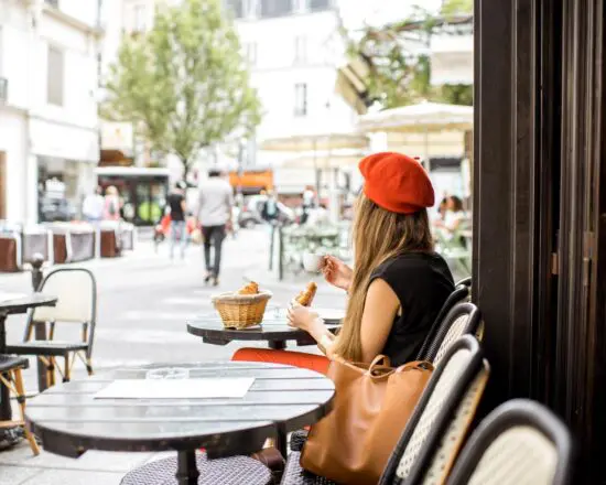 (3.) Photo of Paris