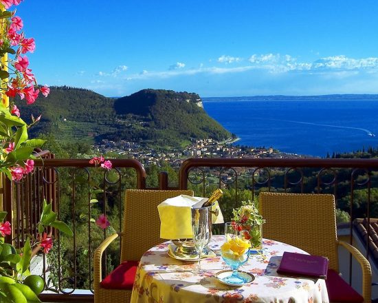 7 nuits à la Madrigale Panoramic & Lifestyle avec petit déjeuner et 3 green-fee par personne (Ca degli Ulivi Golf Club, GC Paradiso del Garda et GC Chervo)