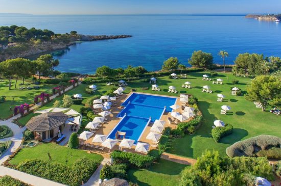 3 notti al The St. Regis Mardavall Mallorca Resort e 1 green fee a persona (Realgolf Bendinat)